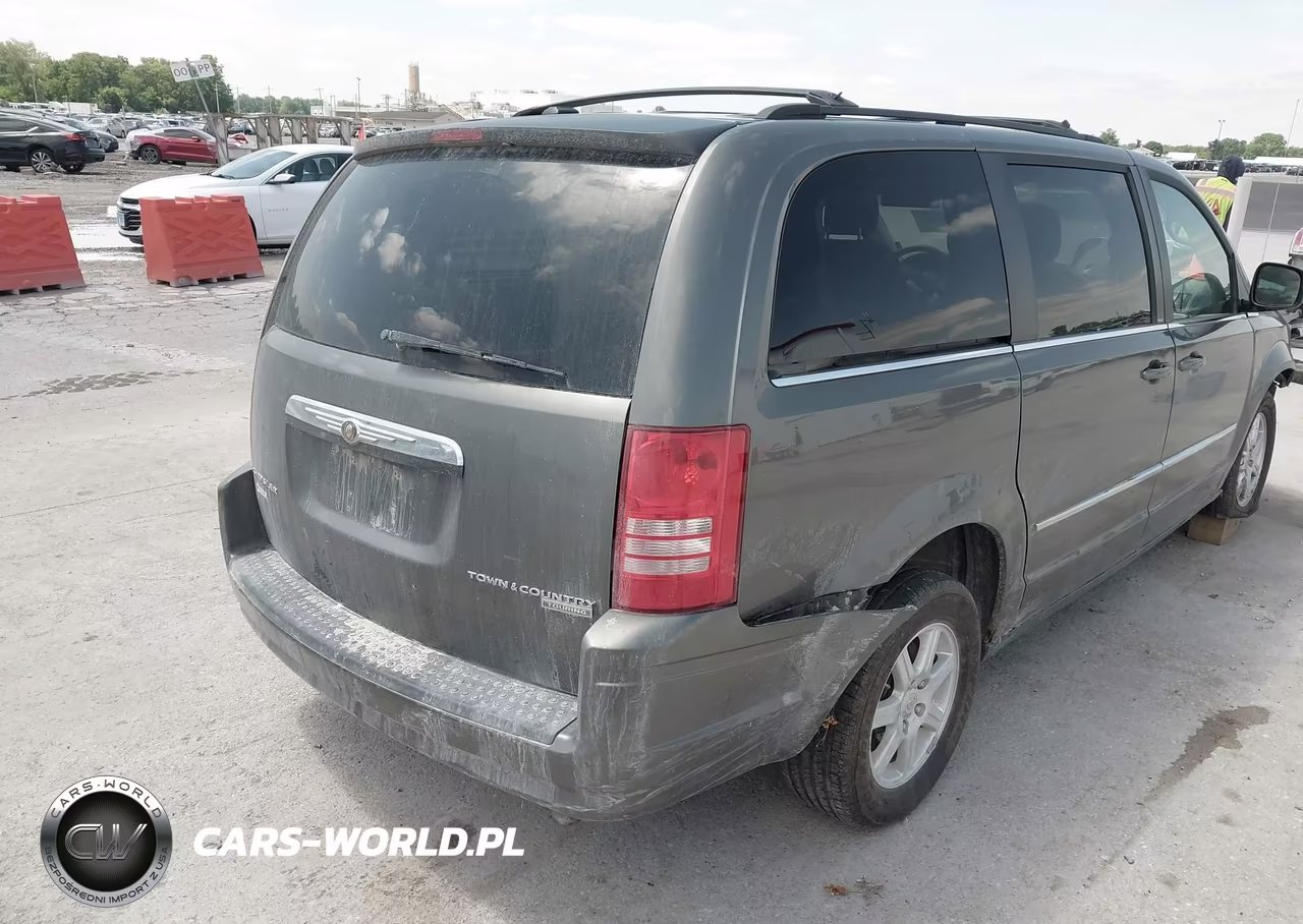 2010 Chrysler Town & Country Touring VIN:2A4RR5D14AR300378 - 4