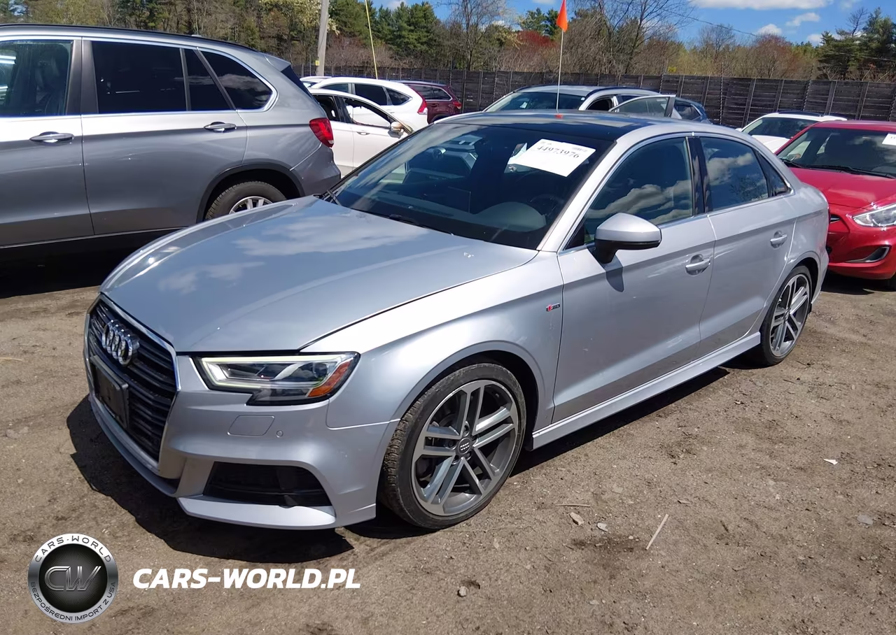 2019 Audi A3 45 Premium VIN:WAUJEGFF2KA083063 - 2