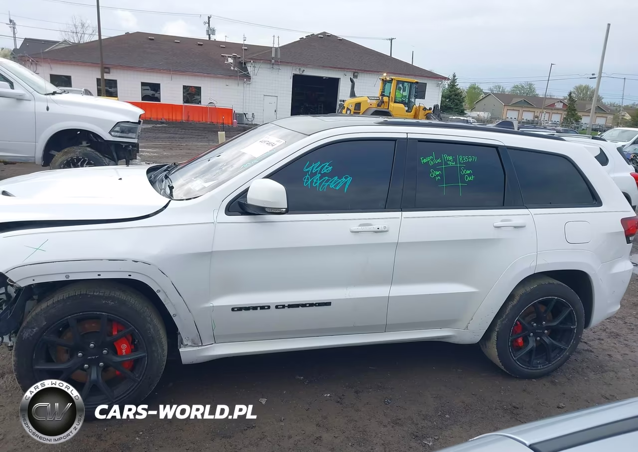 2020 Jeep Grand Cherokee Srt VIN:1C4RJFDJ3LC324752 - 15
