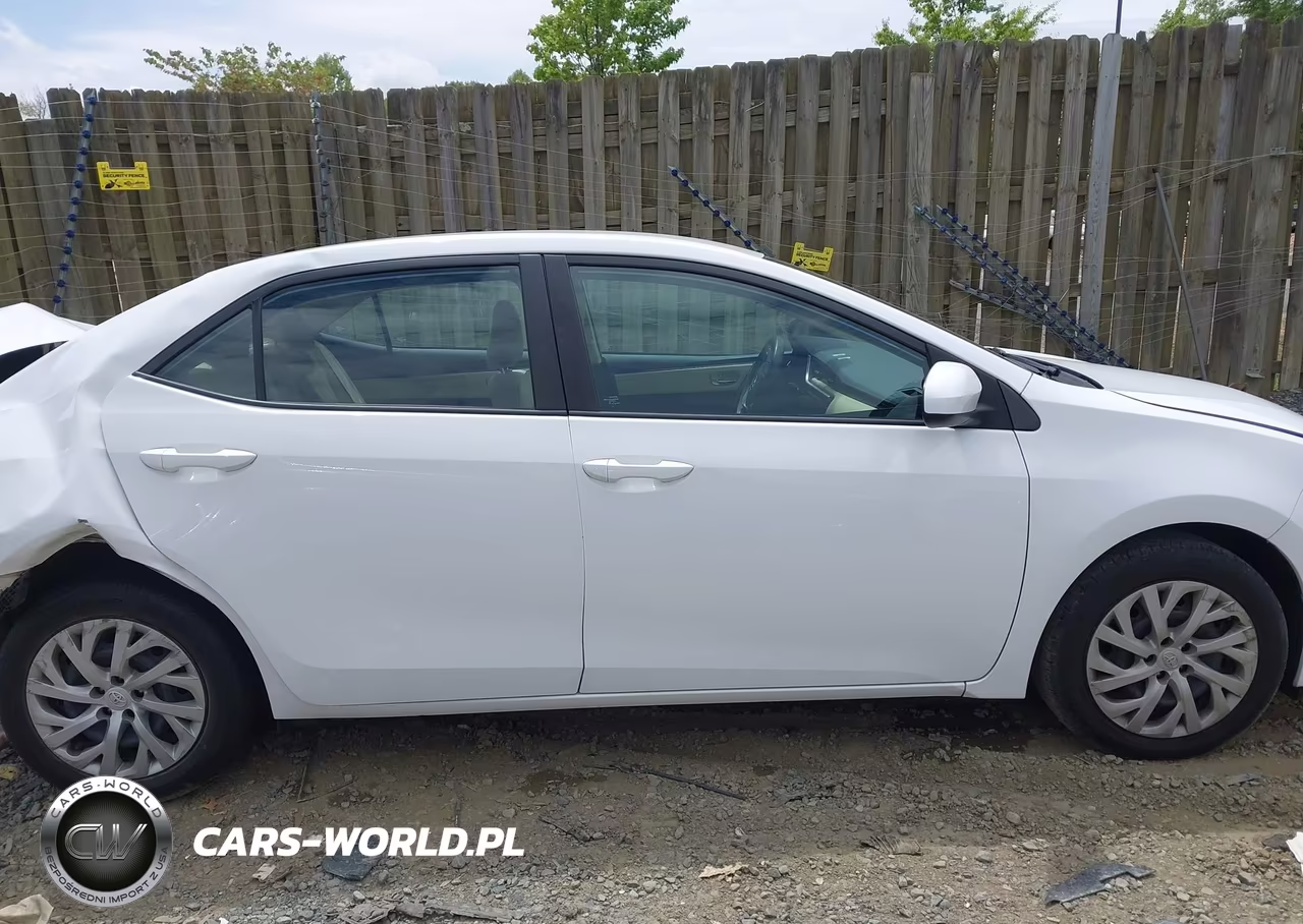 2017 Toyota Corolla Le VIN:2T1BURHE1HC869385 - 14