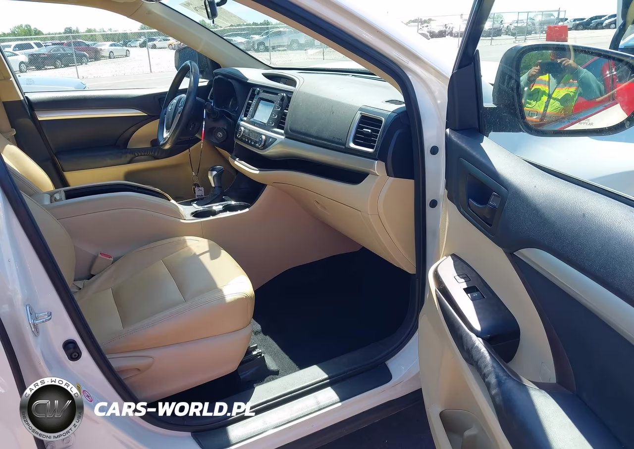 2014 Toyota Highlander Le Plus V6 VIN:5TDZKRFH6ES035004 - 5