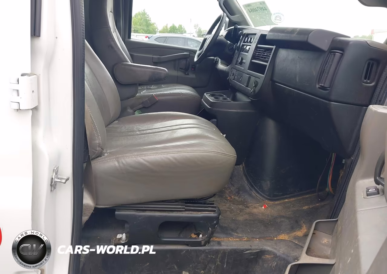 2016 Chevrolet Express 2500 Work Van VIN:1GCWGAFFXG1134767 - 5
