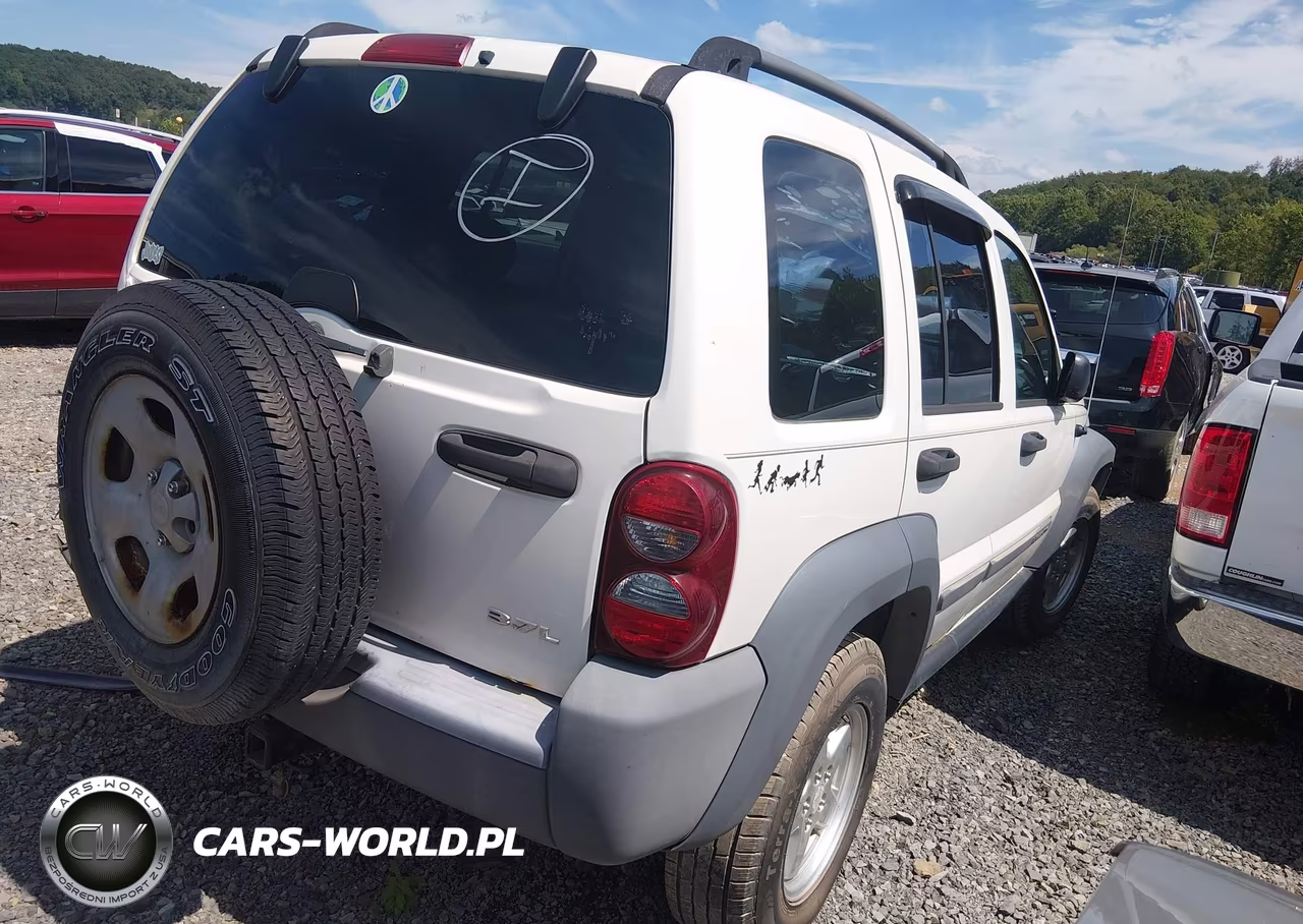 2005 Jeep Liberty Sport VIN:1J4GL48KX5W711920 - 4