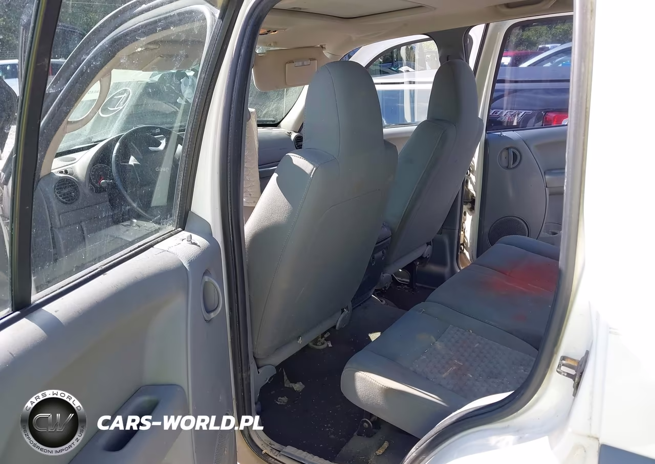 2005 Jeep Liberty Sport VIN:1J4GL48KX5W711920 - 8