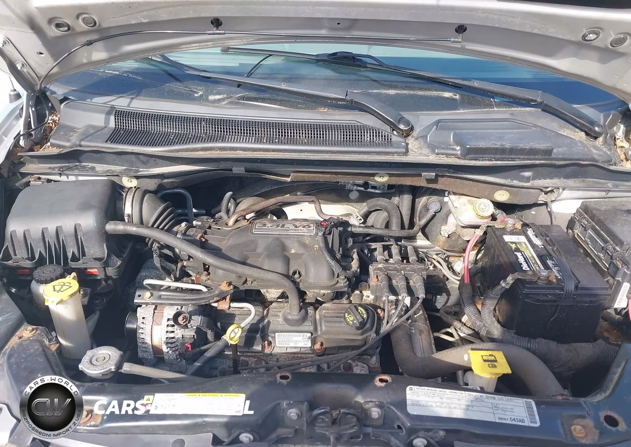 2010 Chrysler Town & Country Touring VIN:2A4RR5D16AR150323 - 10