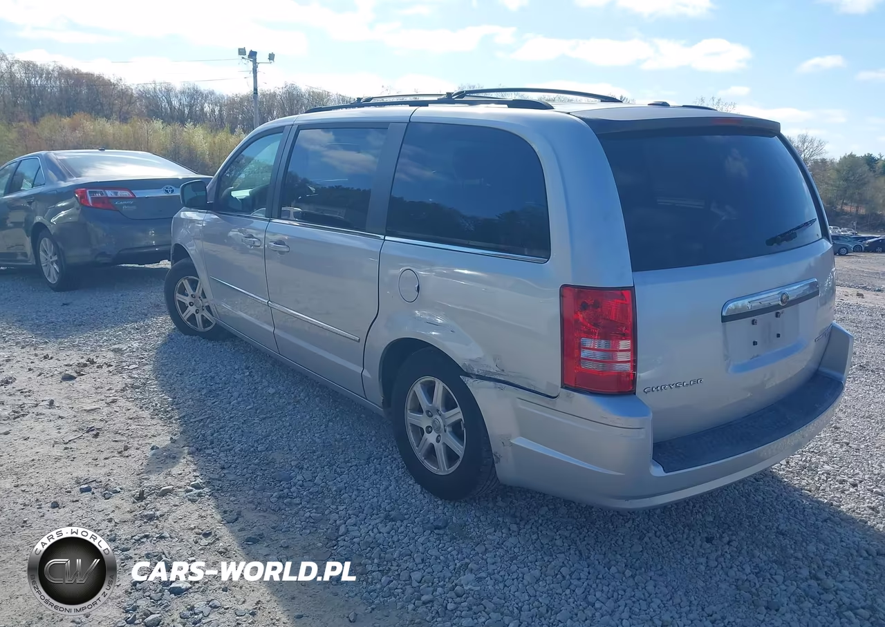 2010 Chrysler Town & Country Touring VIN:2A4RR5D16AR150323 - 3