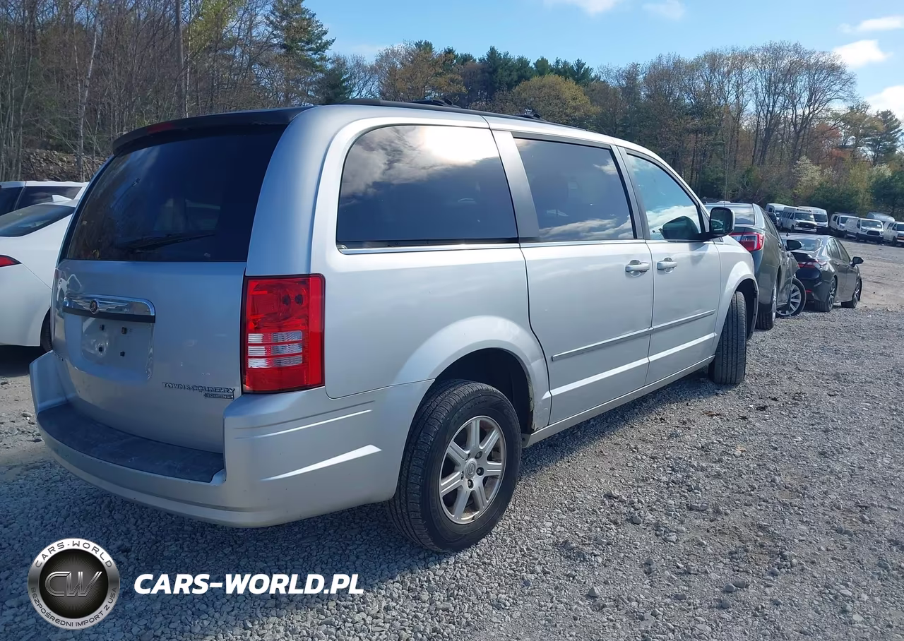 2010 Chrysler Town & Country Touring VIN:2A4RR5D16AR150323 - 4
