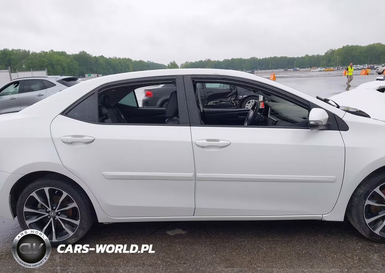 2018 Toyota Corolla Xse VIN:5YFBURHE2JP762190 - 13