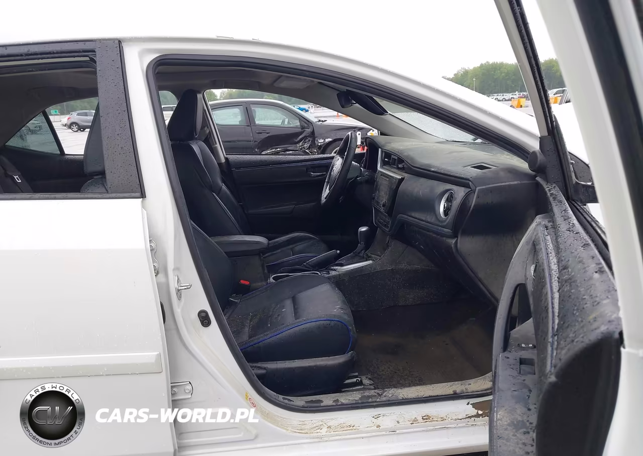2018 Toyota Corolla Xse VIN:5YFBURHE2JP762190 - 5