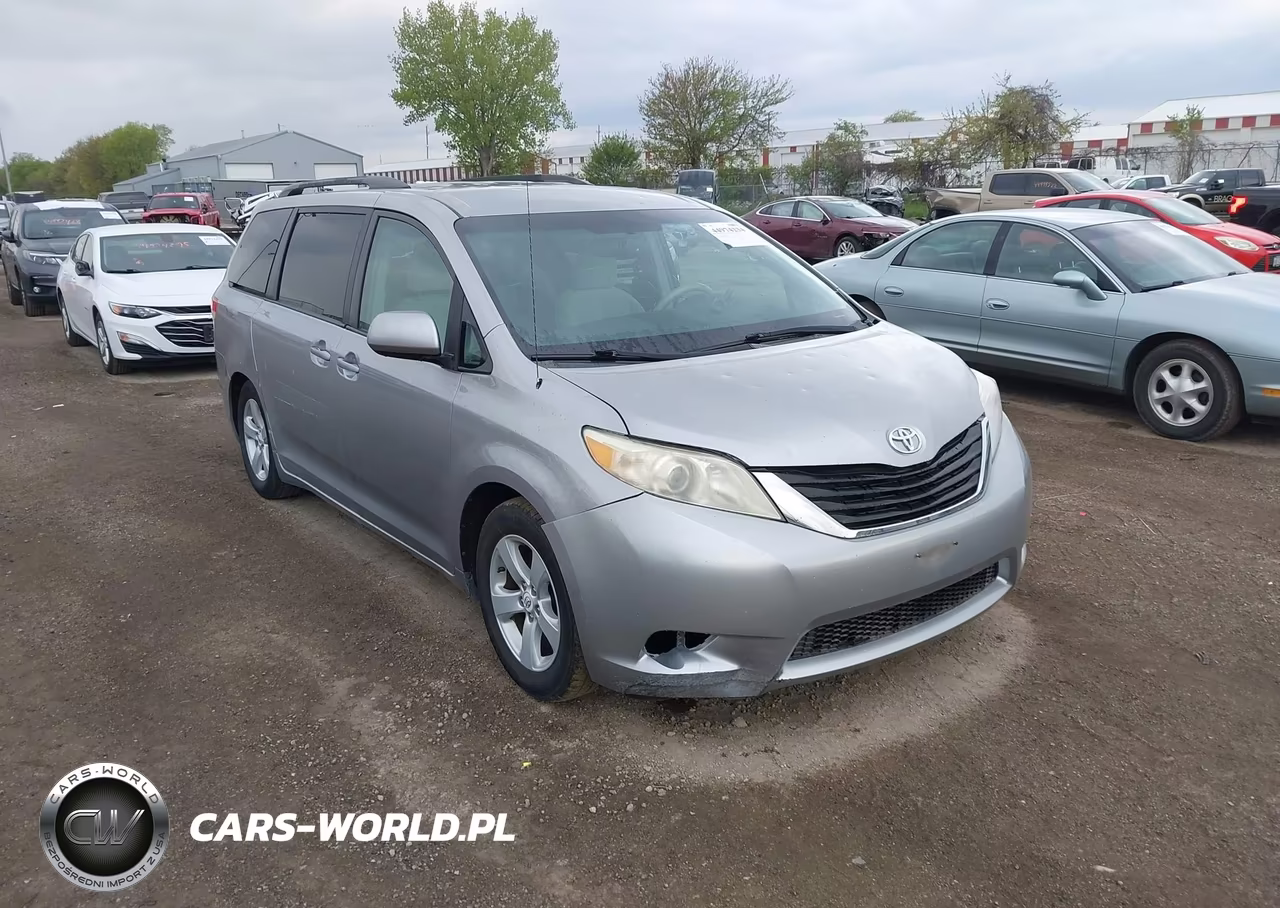 2011 Toyota Sienna Le