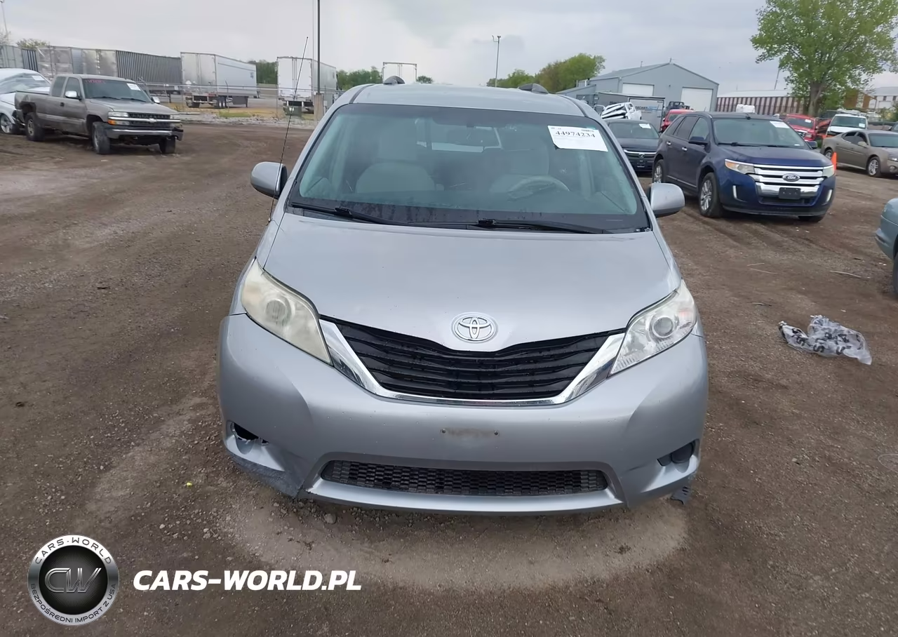 2011 Toyota Sienna Le VIN:5TDKK3DC0BS035453 - 12