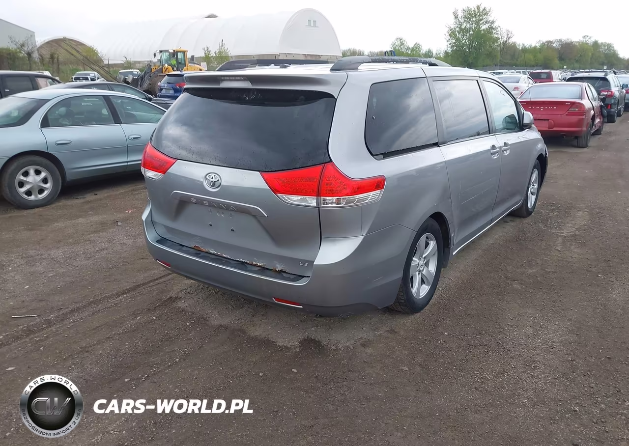2011 Toyota Sienna Le VIN:5TDKK3DC0BS035453 - 4