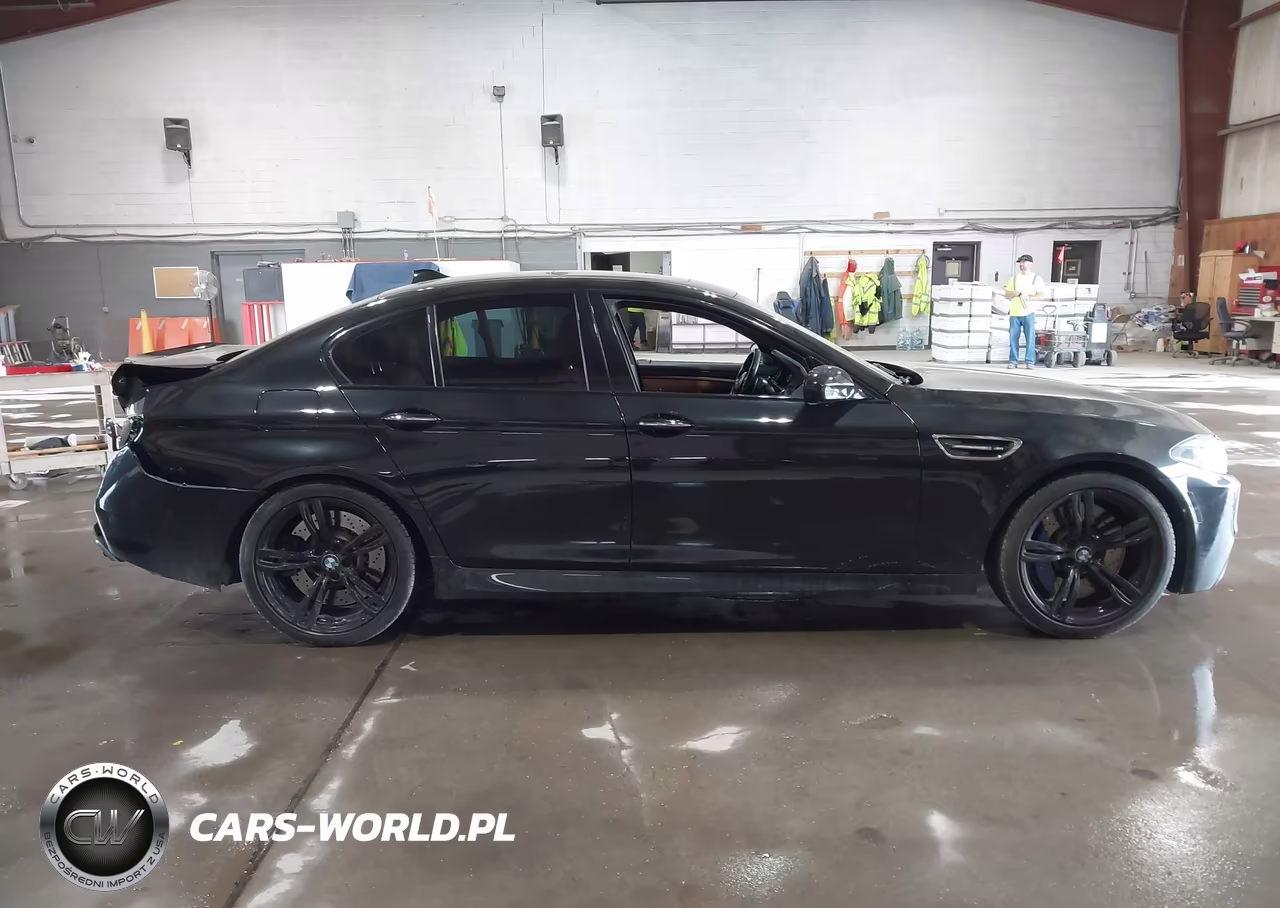 2015 BMW M5 VIN:WBSFV9C54FD594917 - 13
