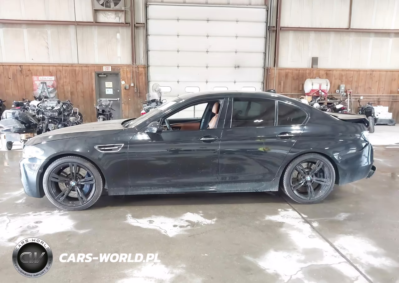 2015 BMW M5 VIN:WBSFV9C54FD594917 - 14