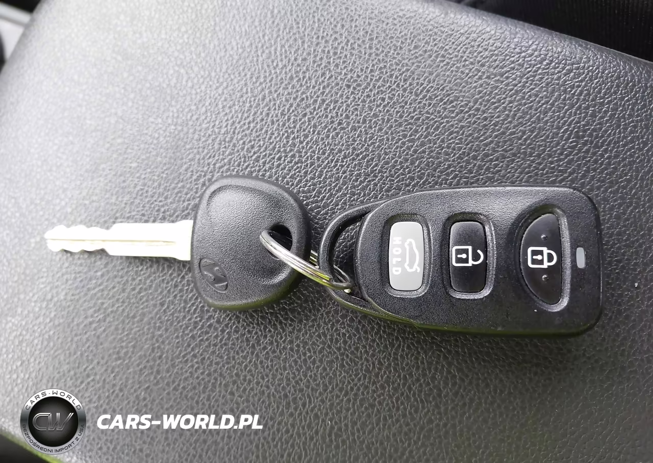 2020 Hyundai Elantra Sel VIN:5NPD84LF7LH582350 - 11