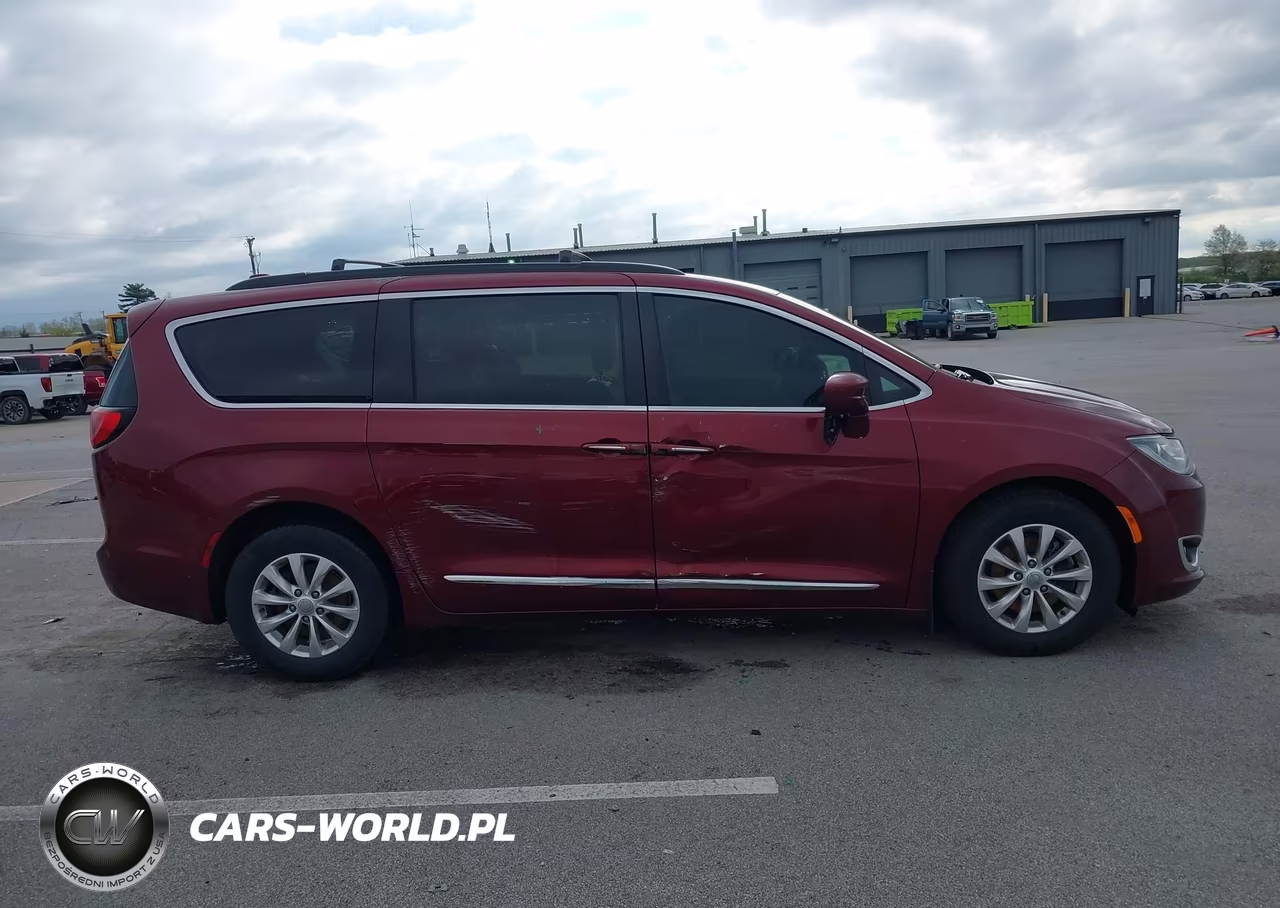 2017 Chrysler Pacifica Touring-L VIN:2C4RC1BG5HR542405 - 13