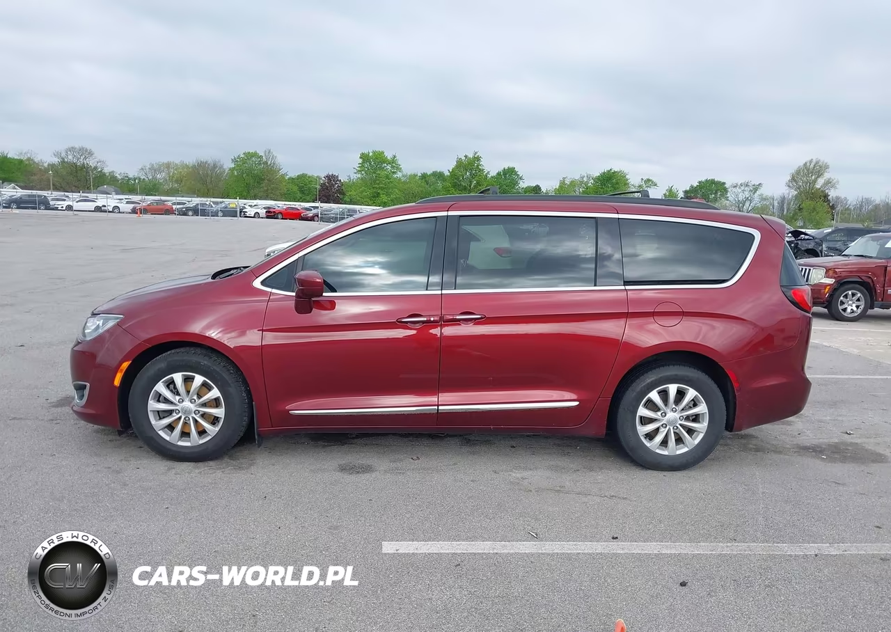 2017 Chrysler Pacifica Touring-L VIN:2C4RC1BG5HR542405 - 14