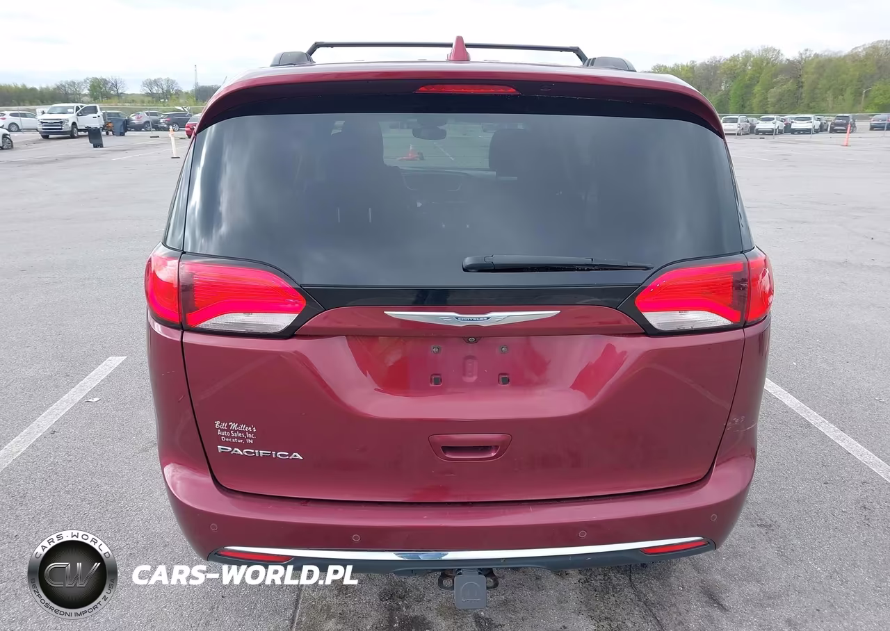 2017 Chrysler Pacifica Touring-L VIN:2C4RC1BG5HR542405 - 16