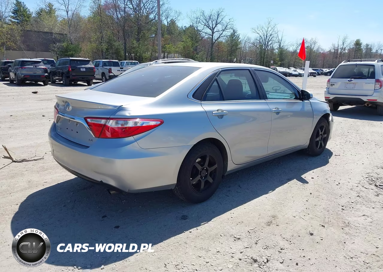 2015 Toyota Camry Le VIN:4T1BF1FK6FU006064 - 4