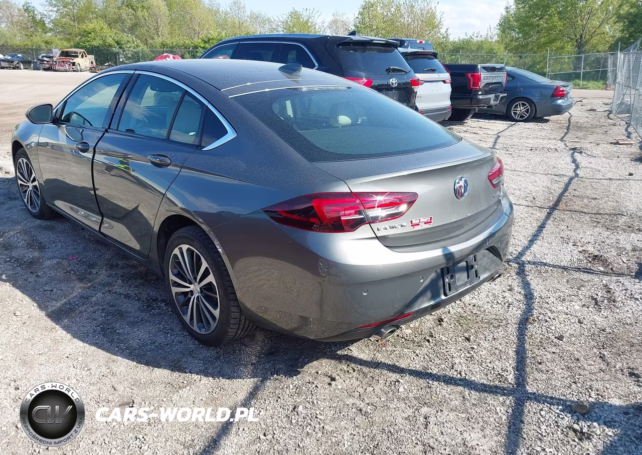 2018 Buick Regal Sportback Essence VIN:W04GR6SX1J1099483 - 3