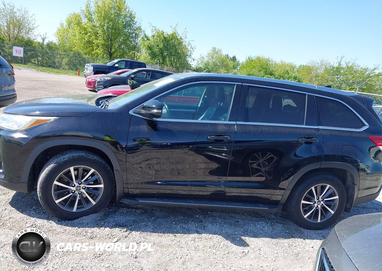 2018 Toyota Highlander Xle VIN:5TDJZRFHXJS538537 - 14