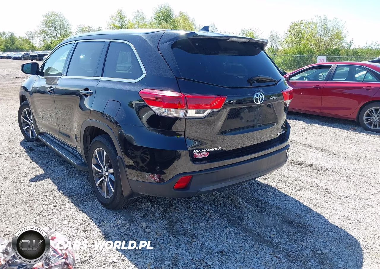 2018 Toyota Highlander Xle VIN:5TDJZRFHXJS538537 - 3
