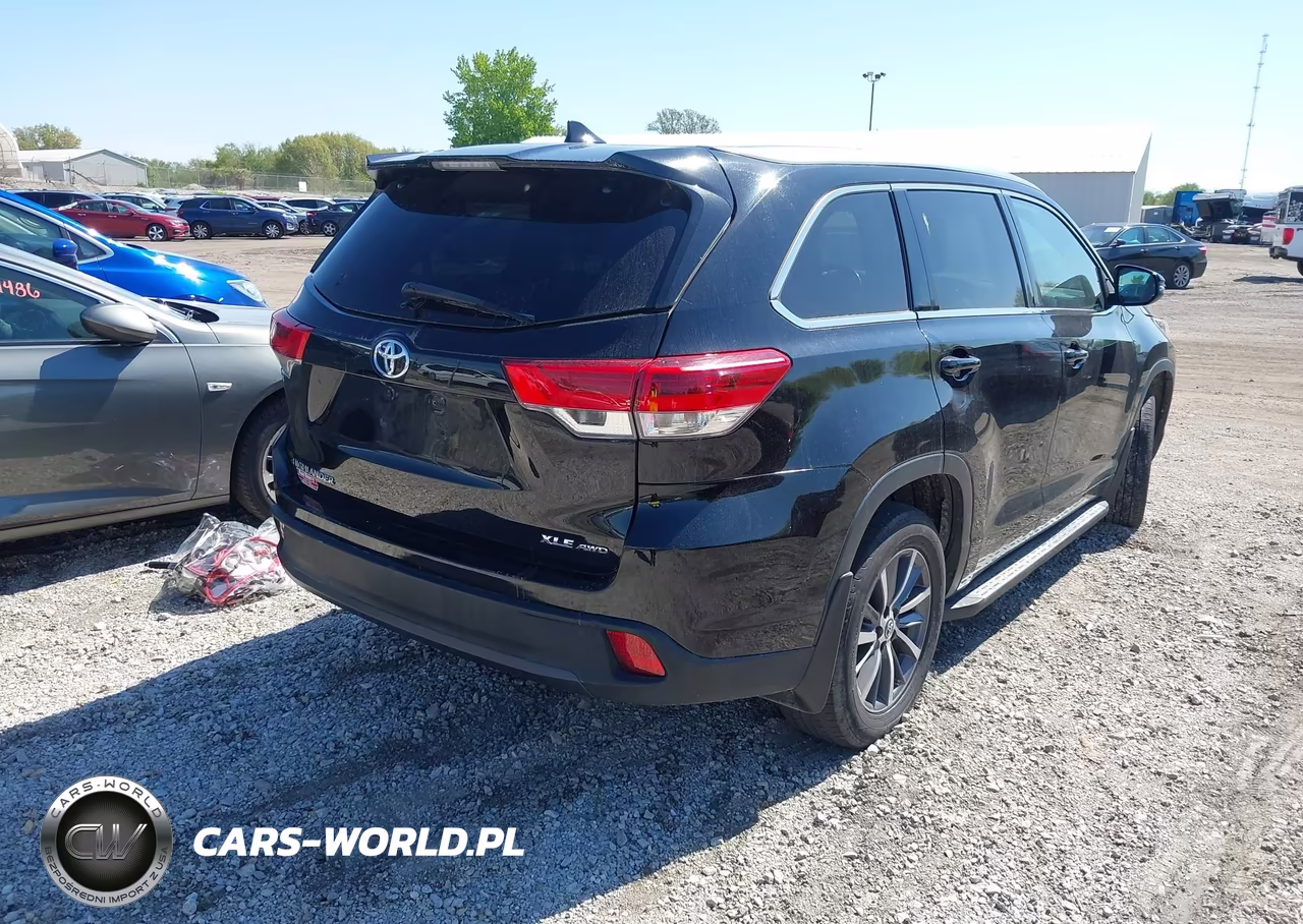 2018 Toyota Highlander Xle VIN:5TDJZRFHXJS538537 - 4