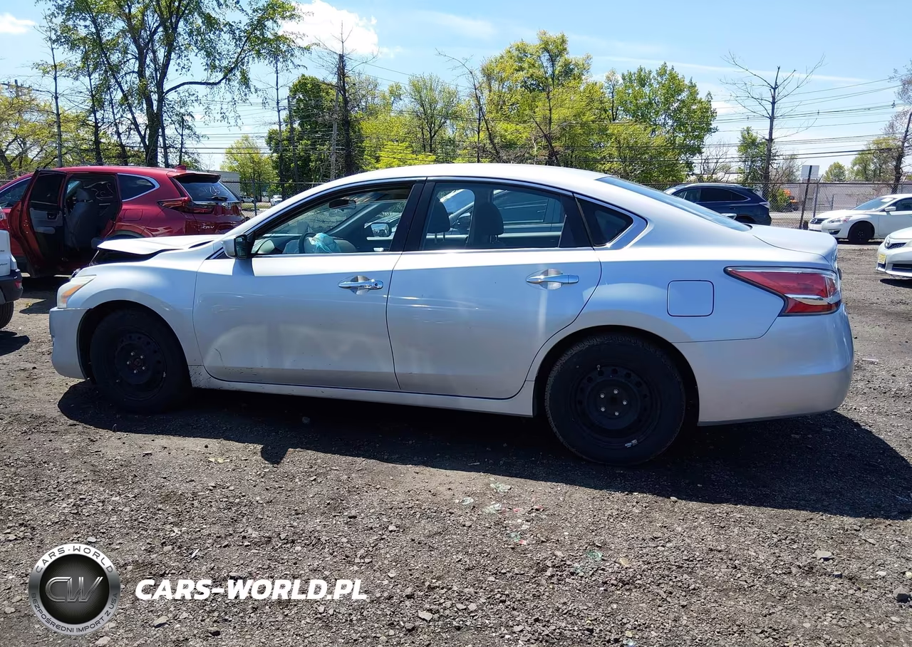 2014 Nissan Altima 2.5 S VIN:1N4AL3AP0EN371345 - 14