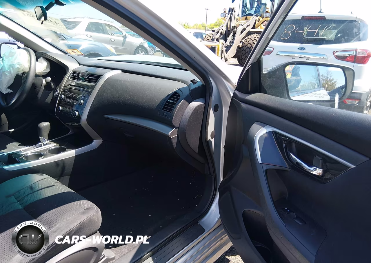 2014 Nissan Altima 2.5 S VIN:1N4AL3AP0EN371345 - 5