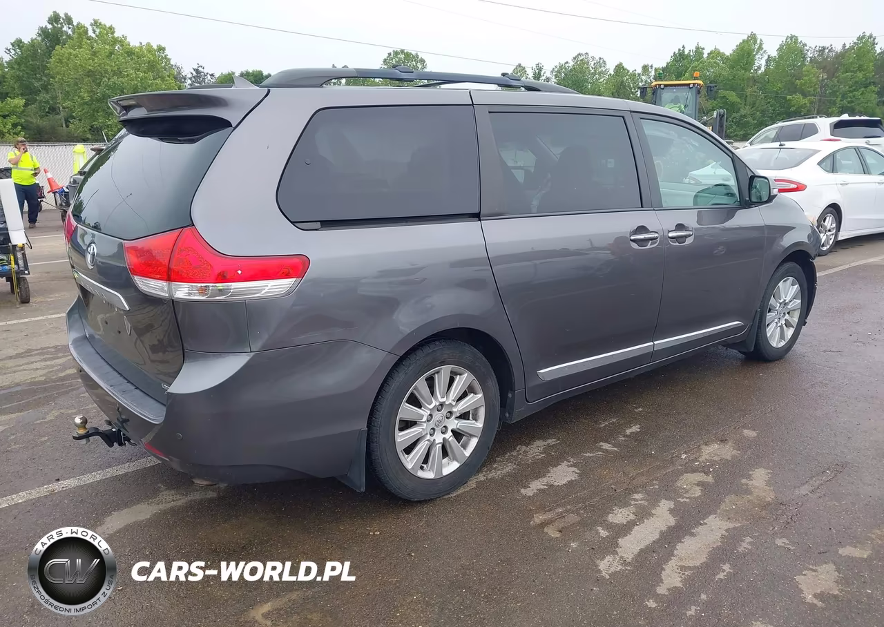 2013 Toyota Sienna Limited 7 Passenger VIN:5TDDK3DC5DS060540 - 4