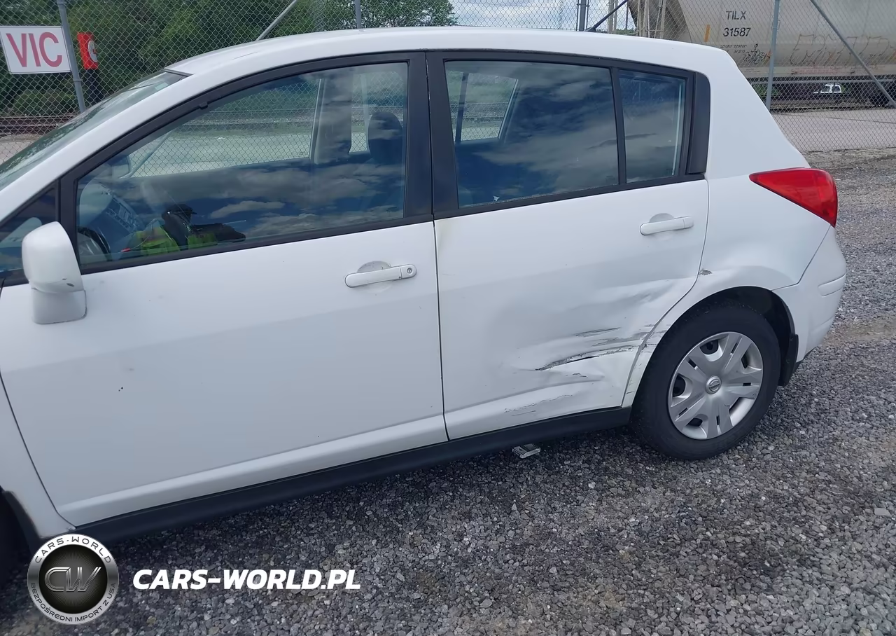 2010 Nissan Versa 1.8S VIN:3N1BC1CP1AL442386 - 6