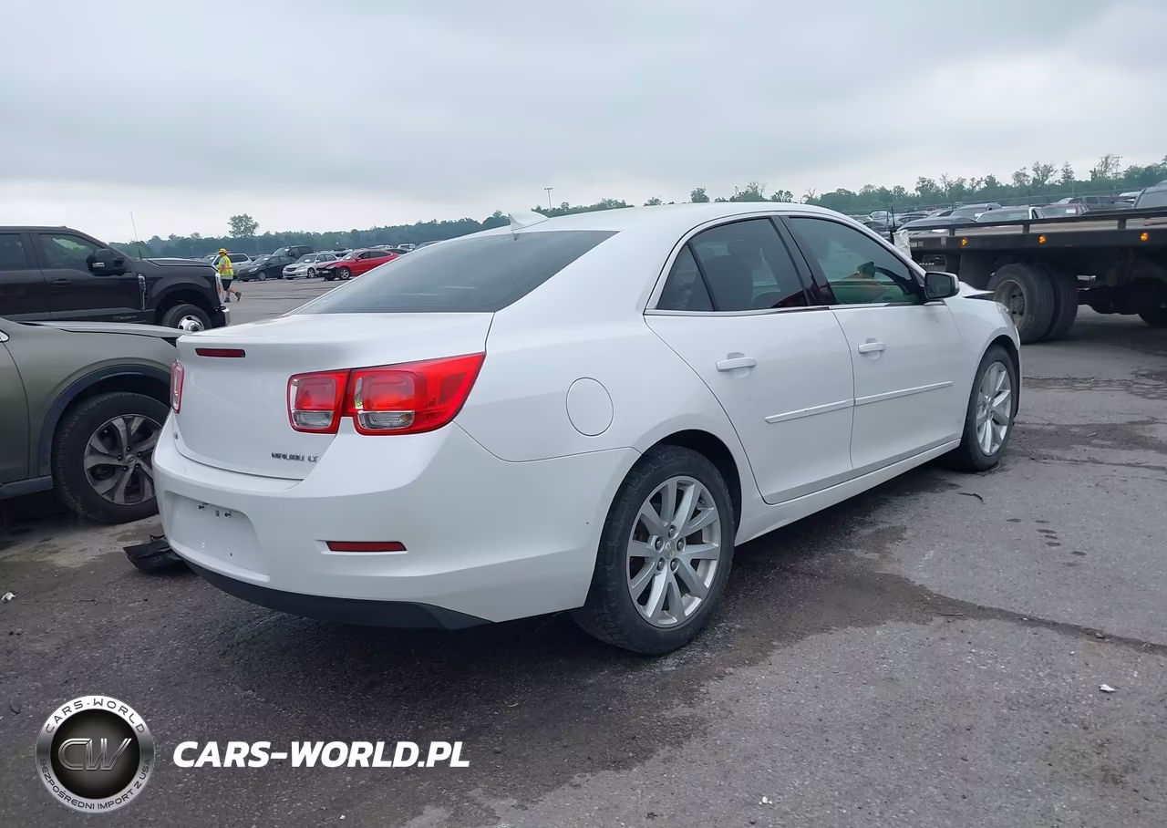 2015 Chevrolet Malibu 2Lt VIN:1G11D5SLXFF158096 - 4