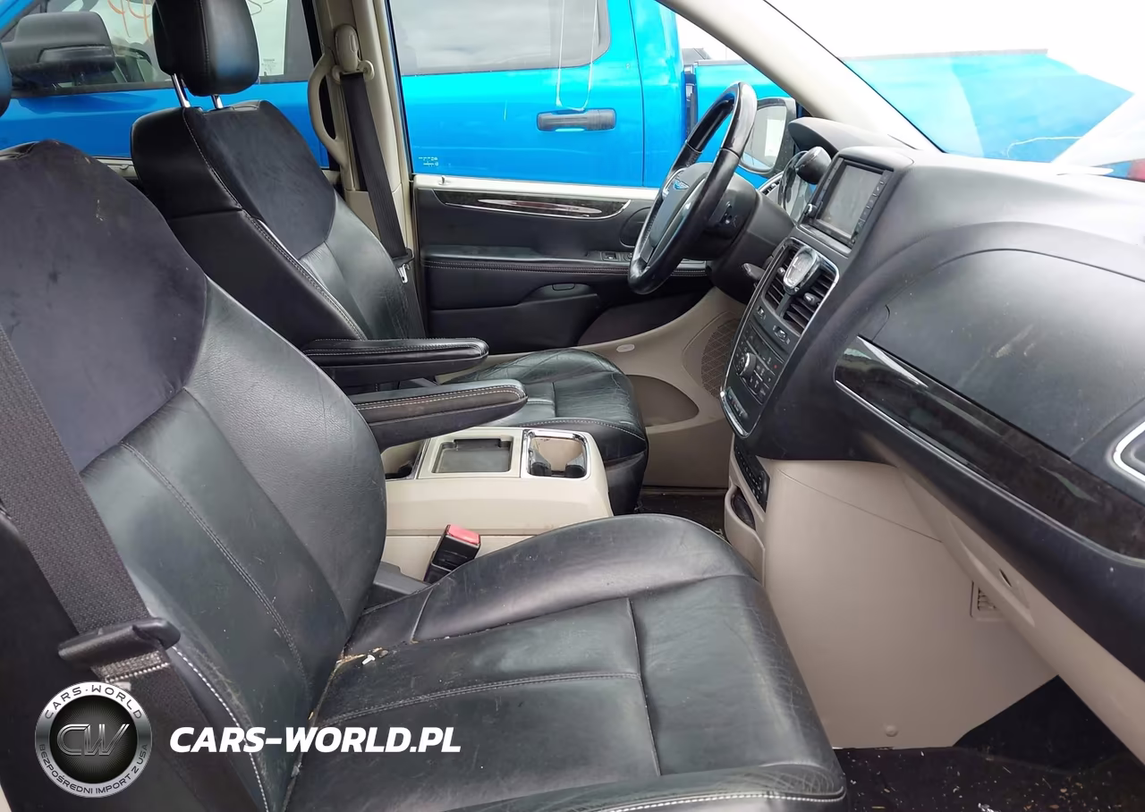 2012 Chrysler Town & Country Limited VIN:2C4RC1GG9CR118422 - 5