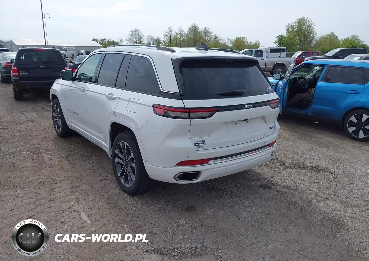 2024 Jeep Grand Cherokee 4Xe Overland VIN:1C4RJYD65RC714719 - 3