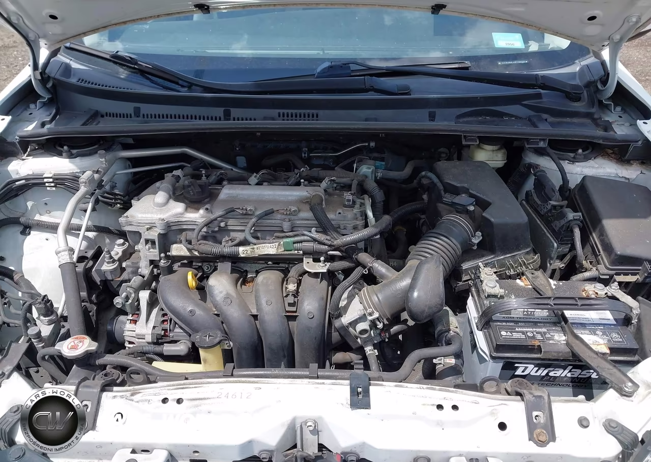 2017 Toyota Corolla Le VIN:5YFBURHE4HP700008 - 10