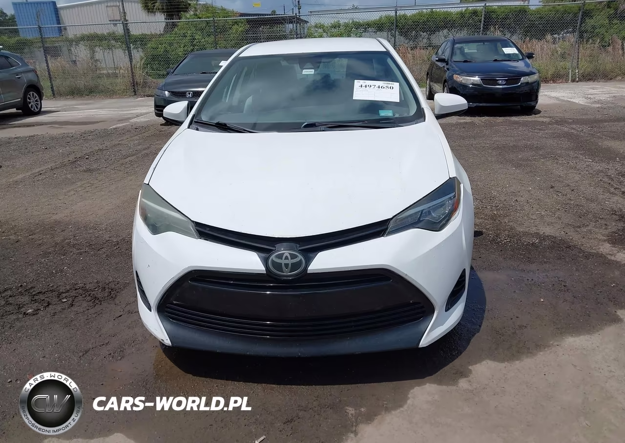 2017 Toyota Corolla Le VIN:5YFBURHE4HP700008 - 12