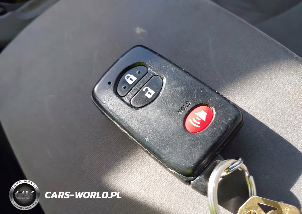 2011 Toyota Prius Two VIN:JTDKN3DUXB1367591 - 11