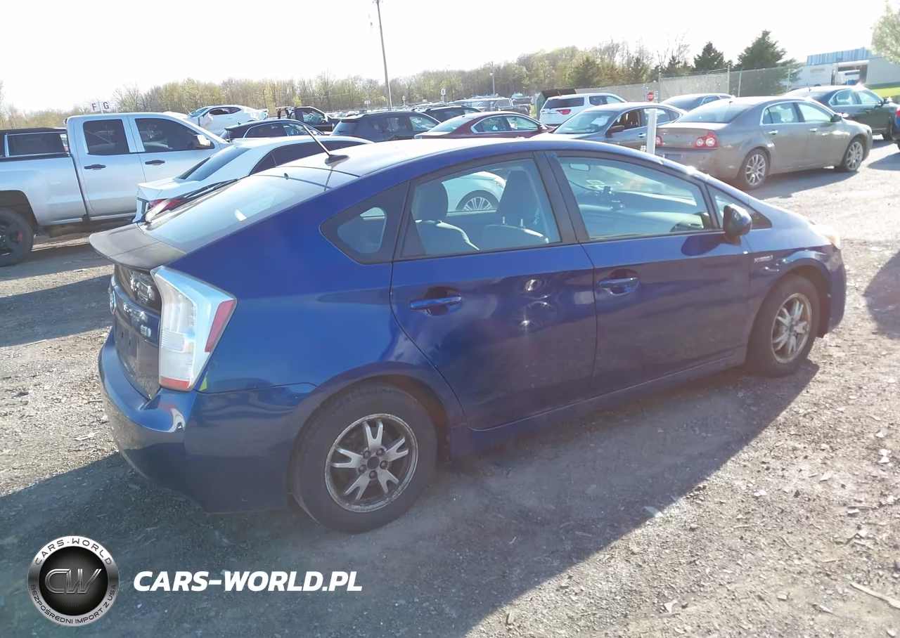 2011 Toyota Prius Two VIN:JTDKN3DUXB1367591 - 4