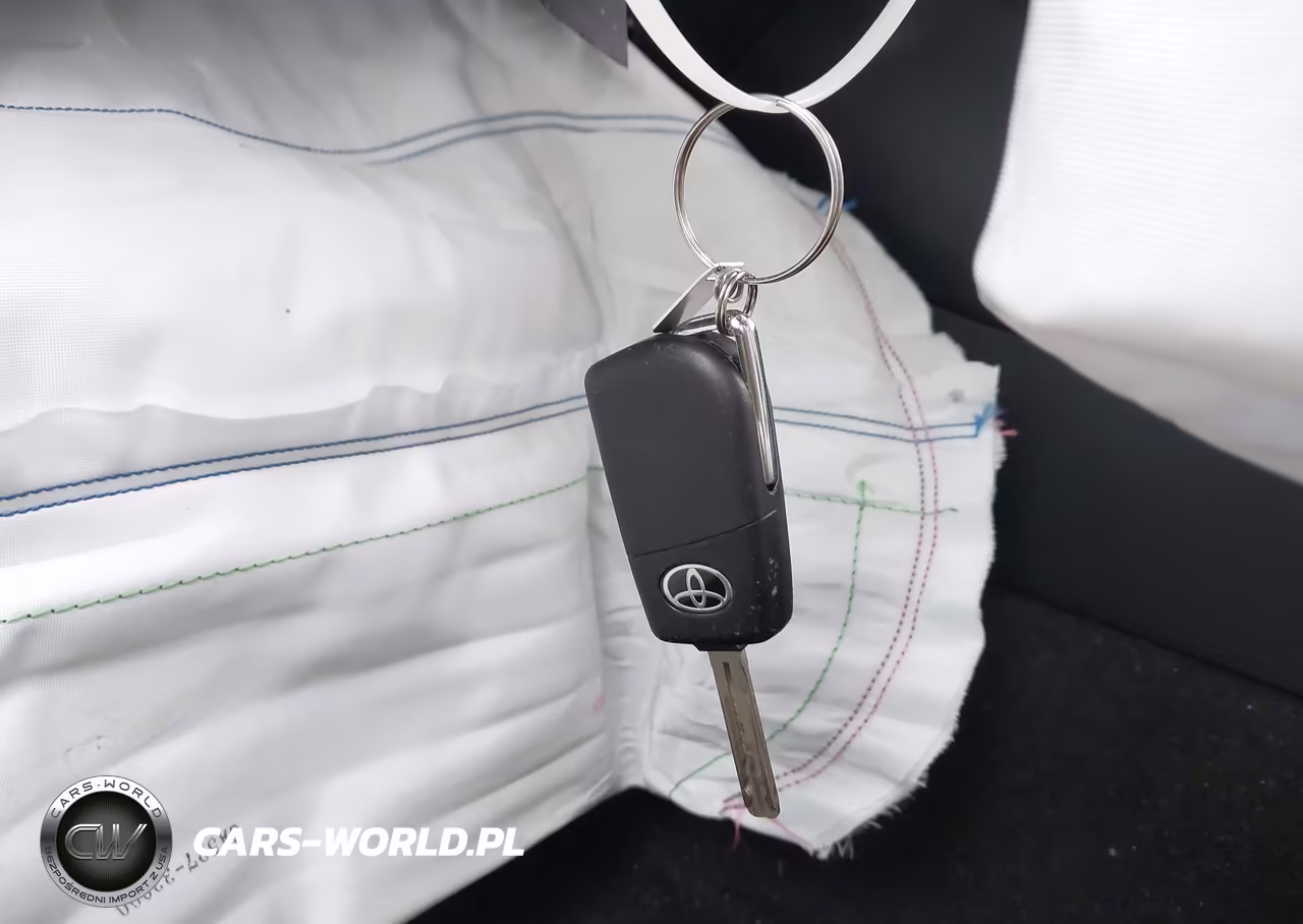 2022 Toyota Corolla Le VIN:JTDEPMAE5N3012914 - 11