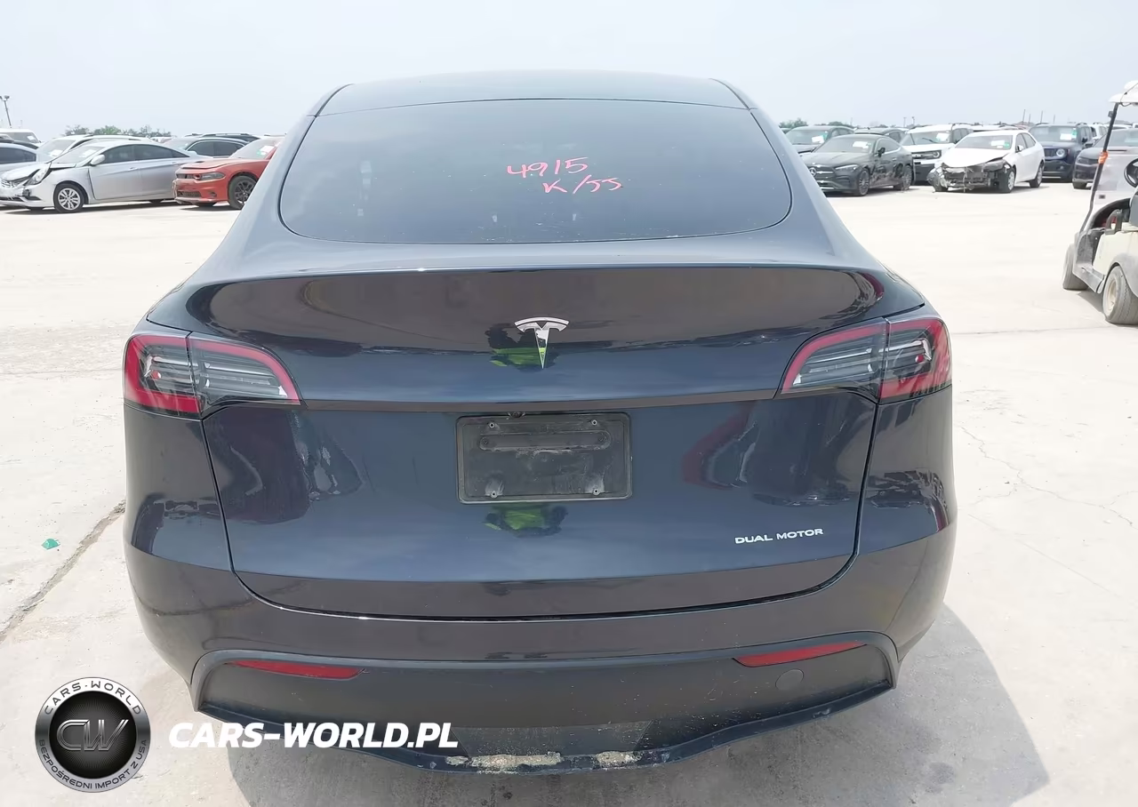 2024 Tesla Model Y Long Range Dual Motor All-Wheel Drive VIN:7SAYGDEE6RA223829 - 17