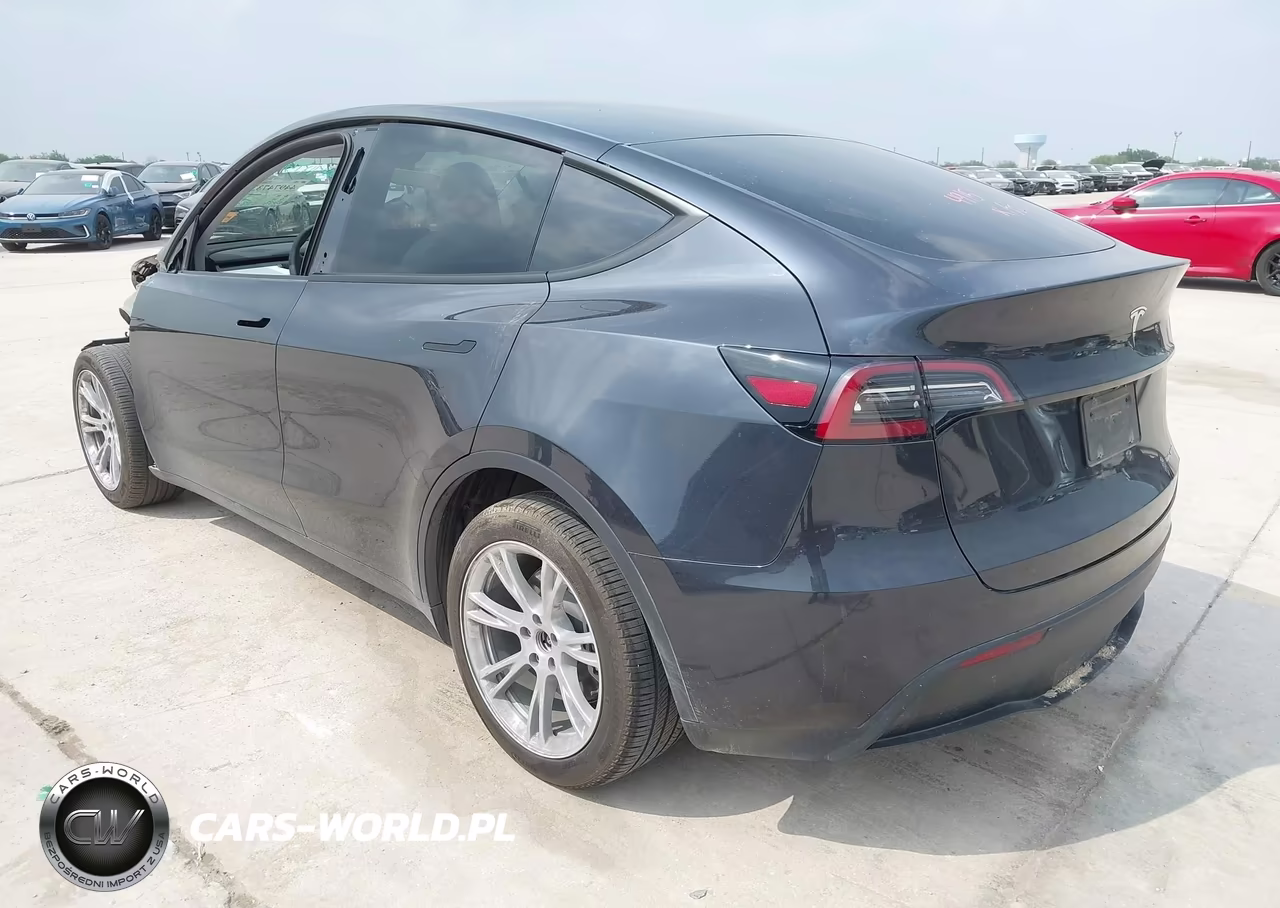 2024 Tesla Model Y Long Range Dual Motor All-Wheel Drive VIN:7SAYGDEE6RA223829 - 3