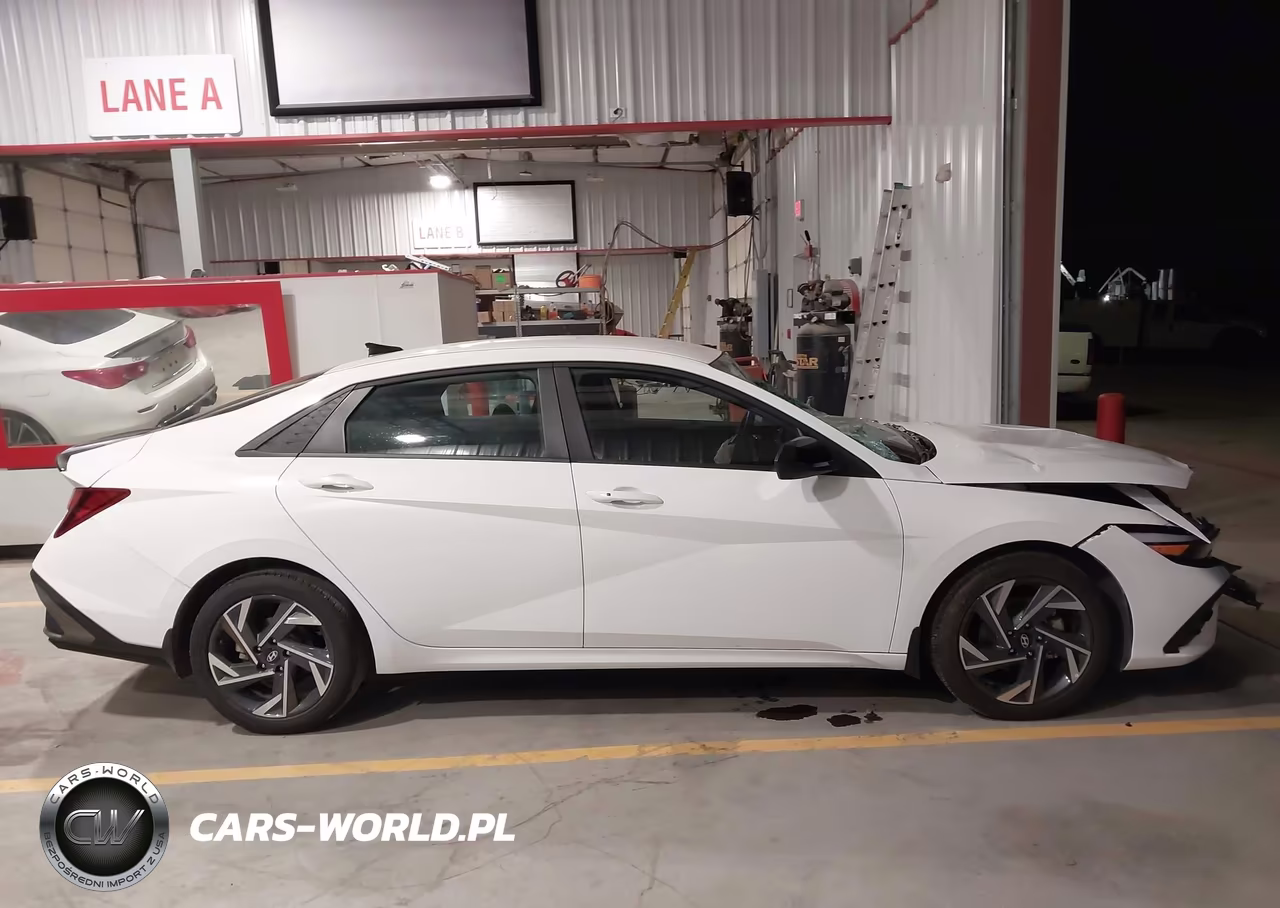 2025 Hyundai Elantra Sel Sport VIN:KMHLM4DG9SU932432 - 13
