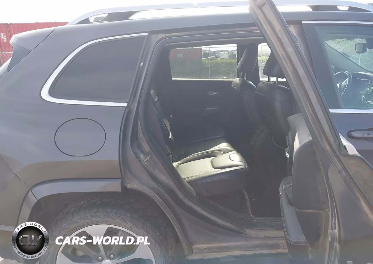 2019 Jeep Cherokee Overland 4X4 VIN:1C4PJMJN1KD174314 - 8