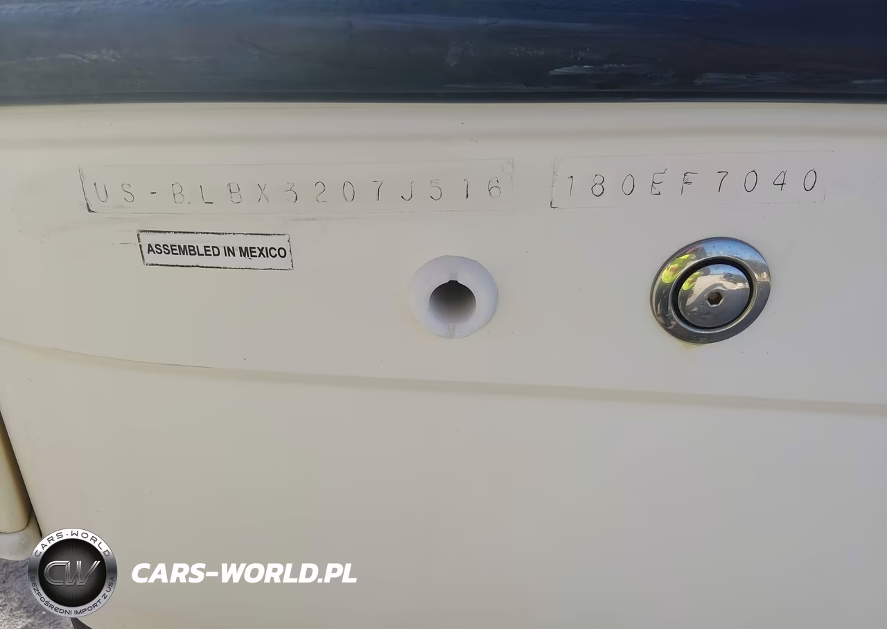 2016 Bayliner Element F18 VIN:BLBX3207J516 - 9