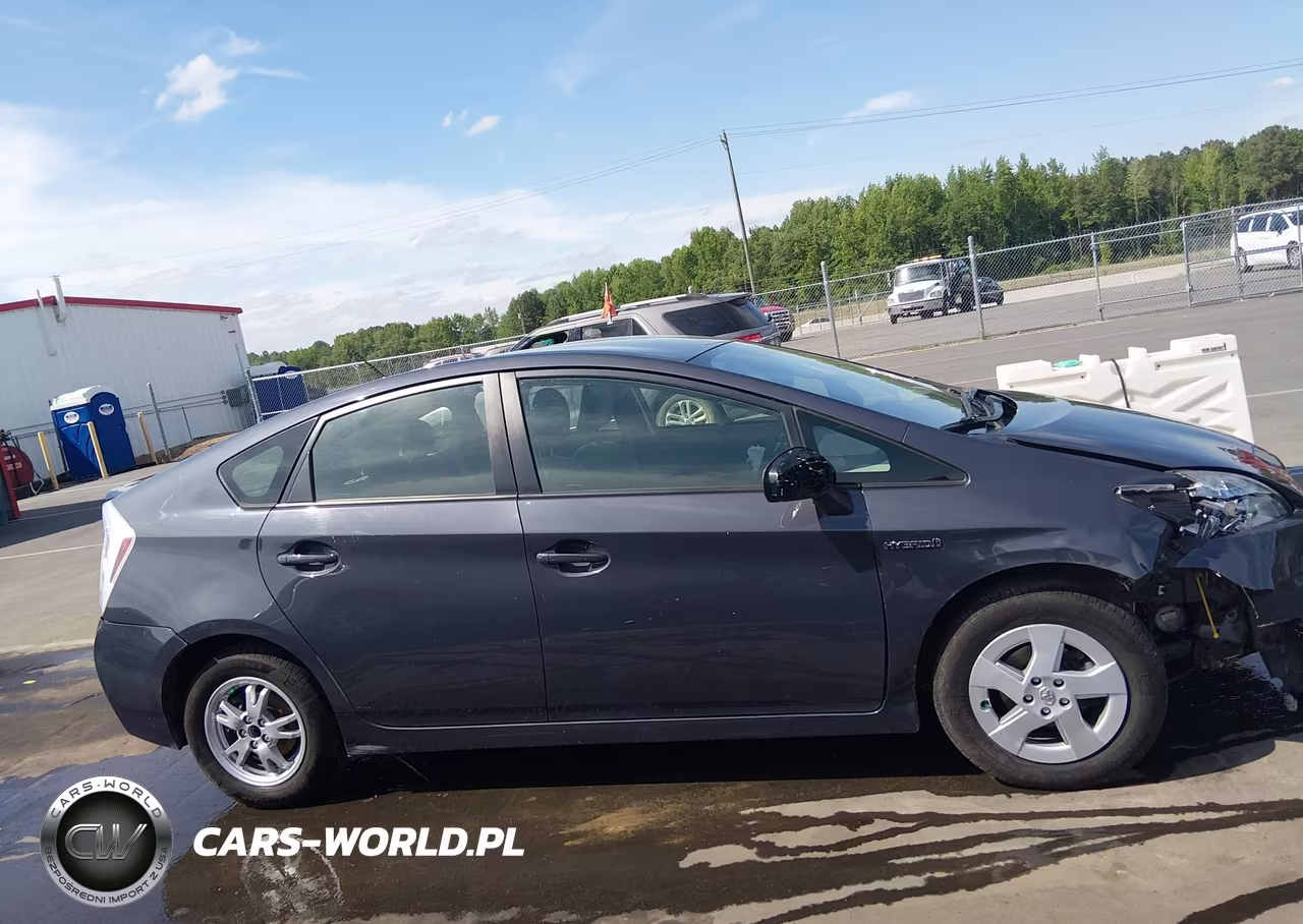 2011 Toyota Prius Two VIN:JTDKN3DU5B5365868 - 13