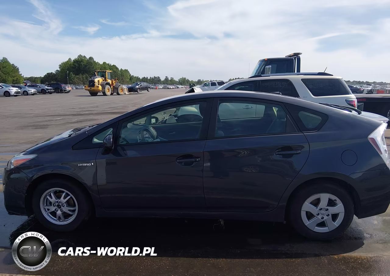2011 Toyota Prius Two VIN:JTDKN3DU5B5365868 - 14