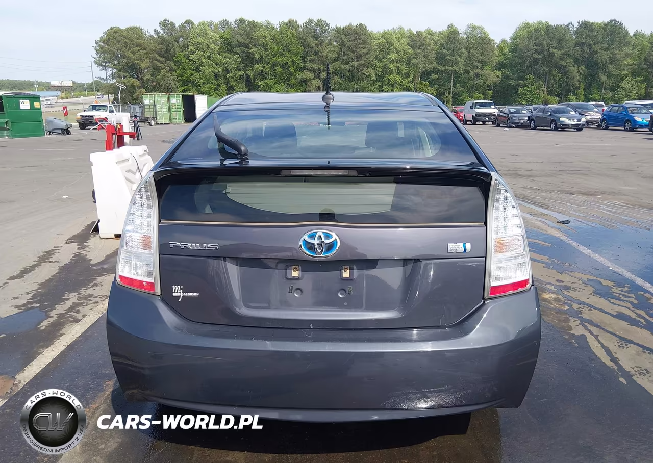 2011 Toyota Prius Two VIN:JTDKN3DU5B5365868 - 16