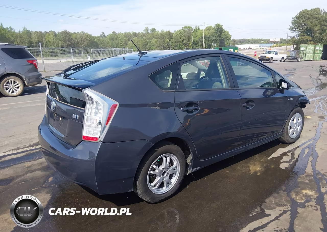 2011 Toyota Prius Two VIN:JTDKN3DU5B5365868 - 4