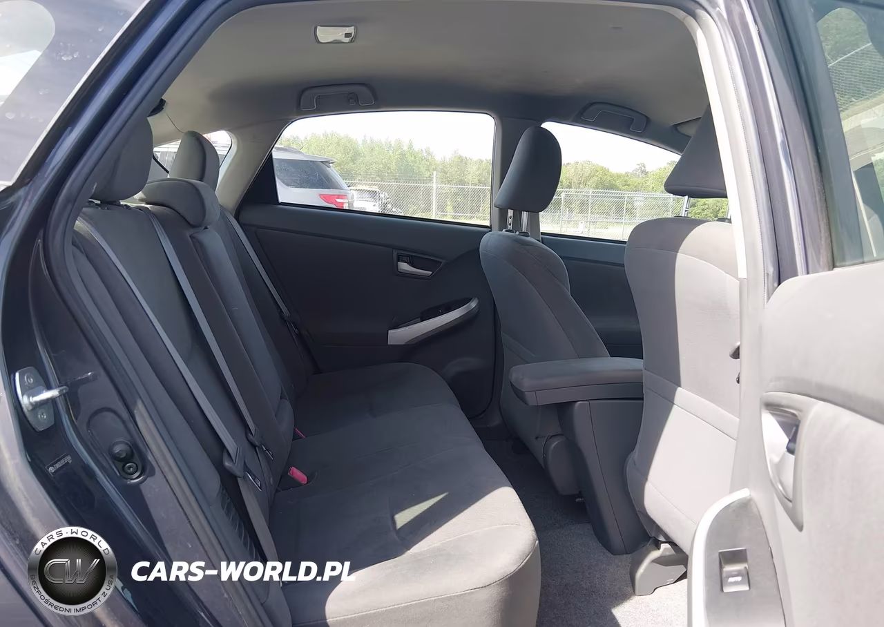 2011 Toyota Prius Two VIN:JTDKN3DU5B5365868 - 8