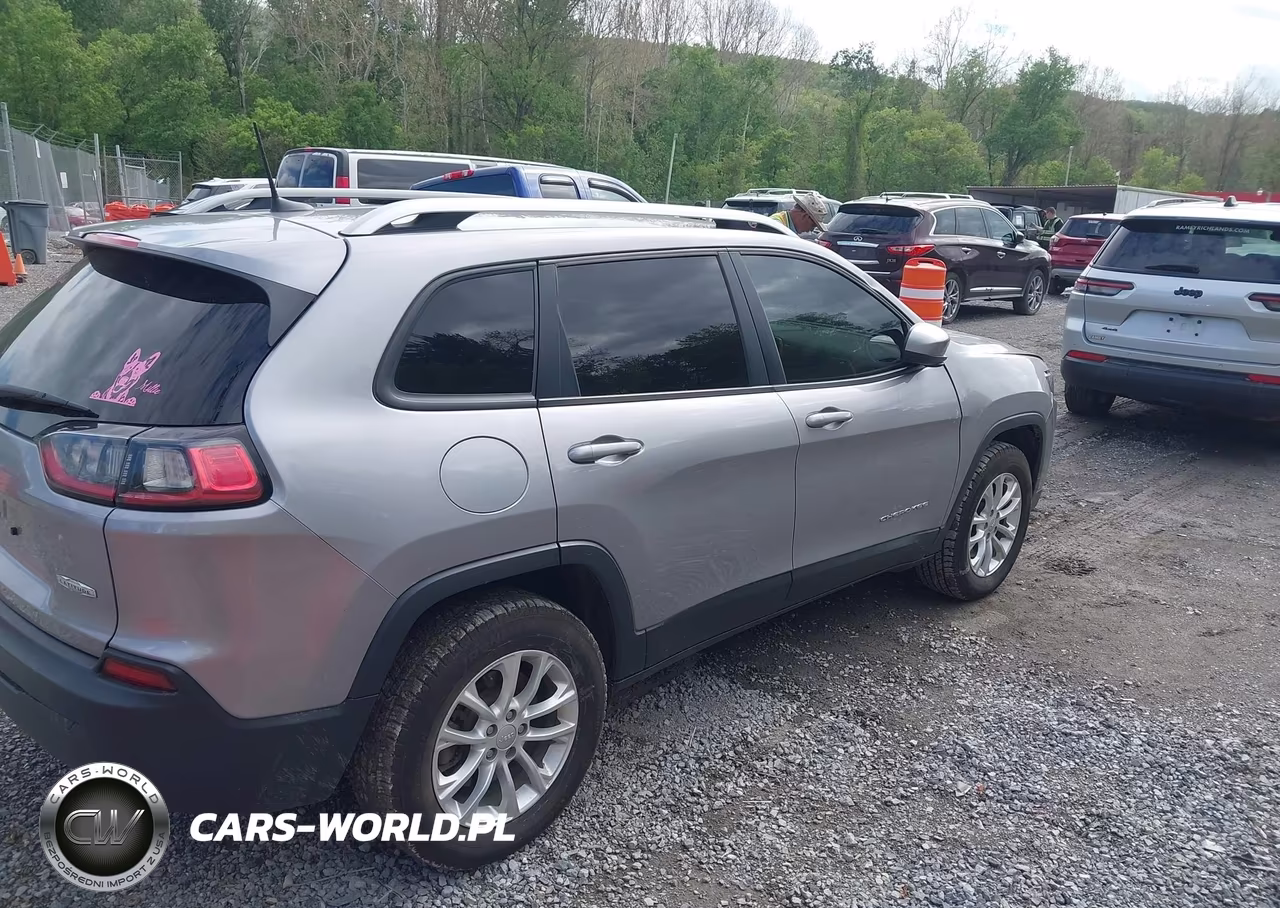 2020 Jeep Cherokee Latitude 4X4 VIN:1C4PJMCB8LD534862 - 4